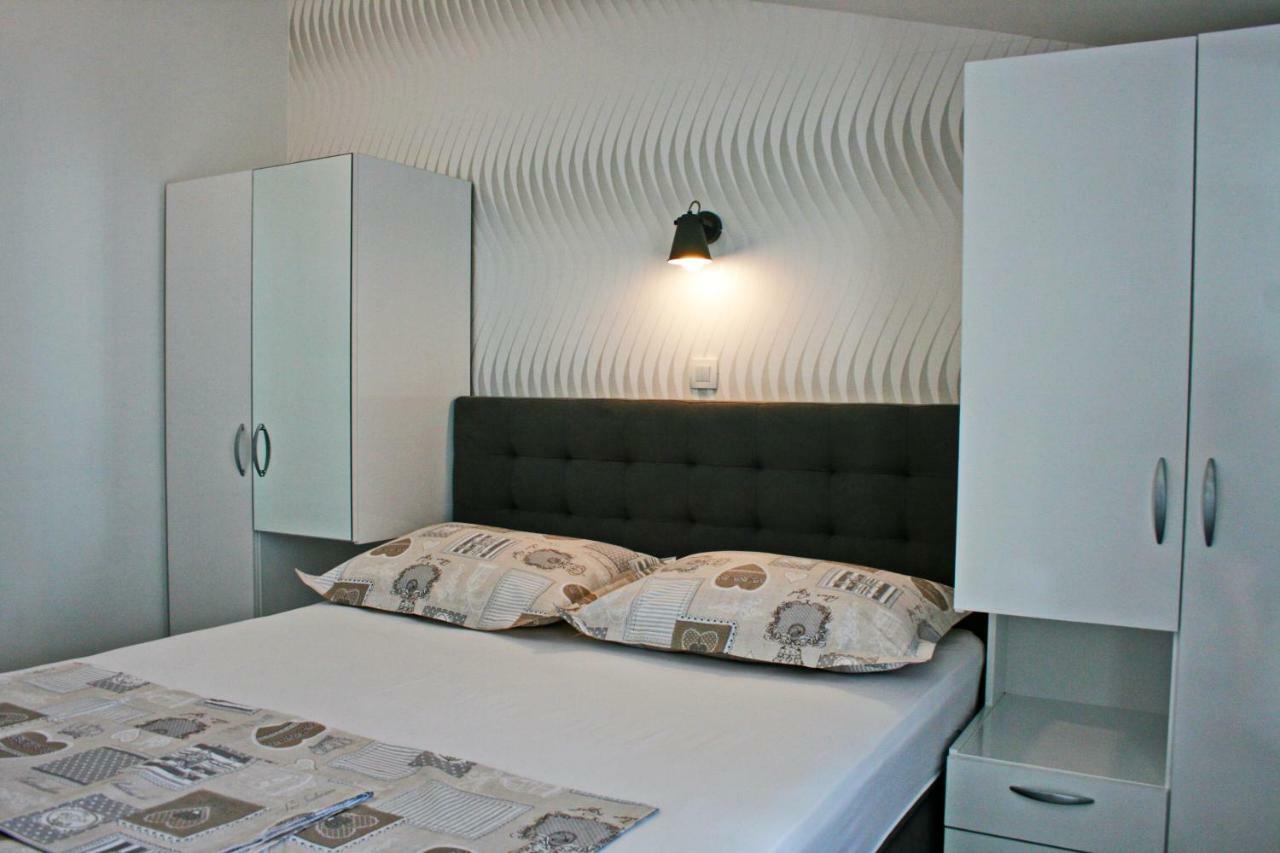 Apartment Mira II Drasnice Luaran gambar